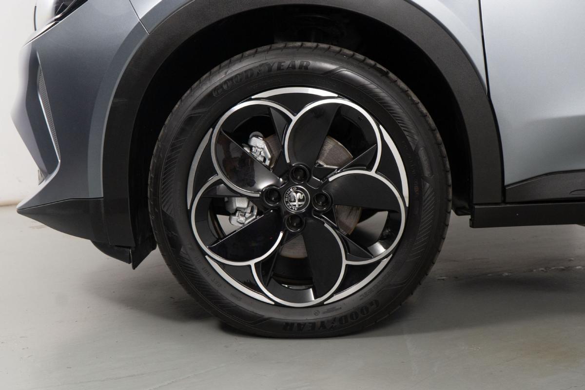 alfa-romeo-junior-2025-eletrico-0cc