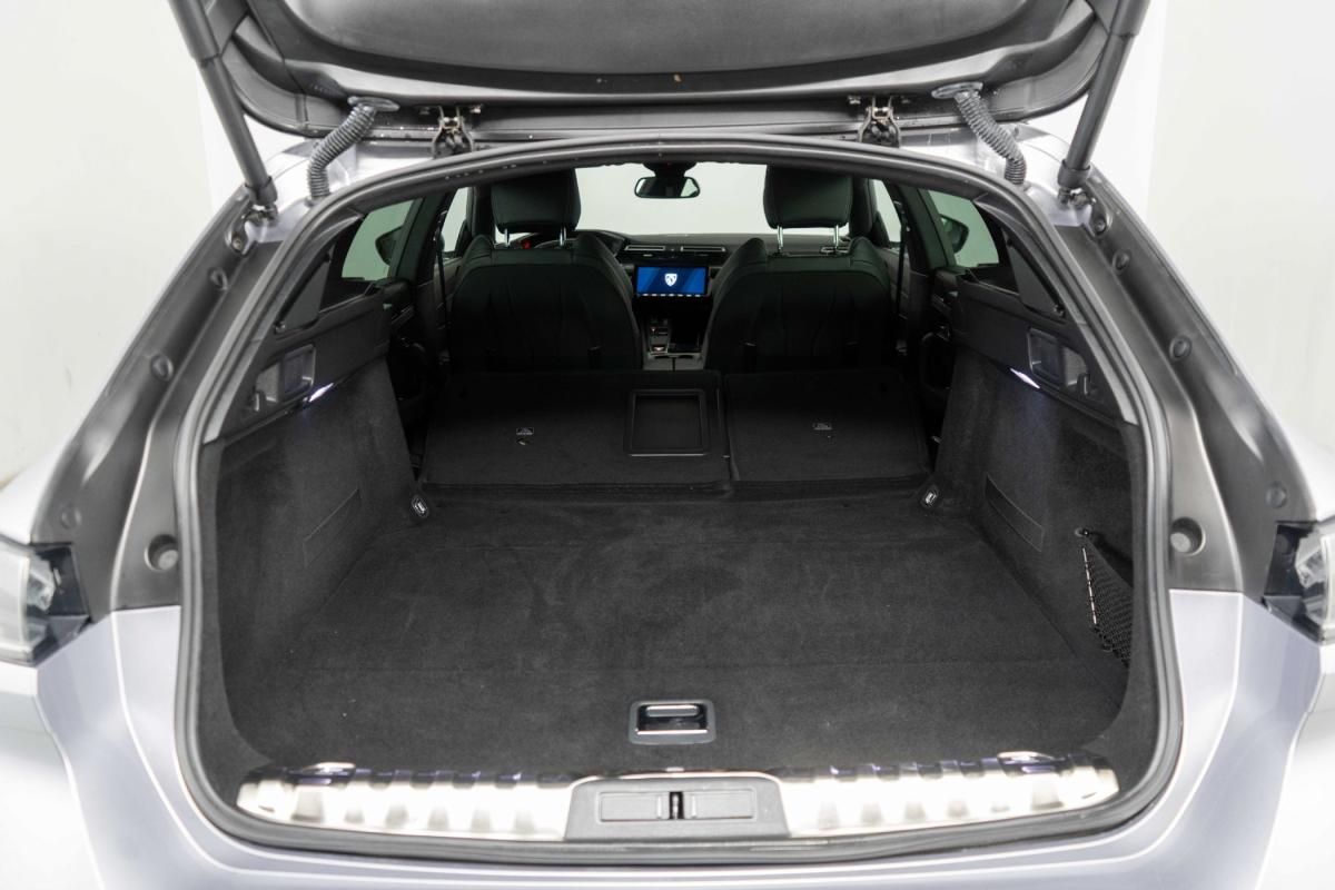 peugeot-508-sw-2024-hibrido-a-gasolina-1598cc