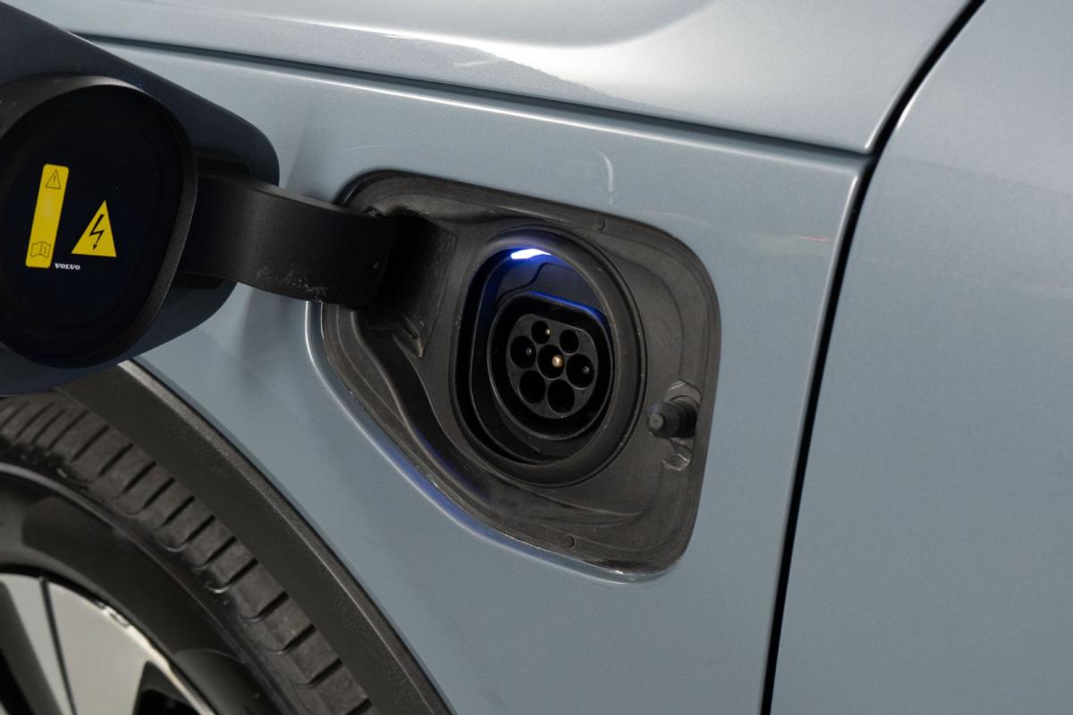 volvo-xc40-2022-hibrido-a-gasolina-1477cc