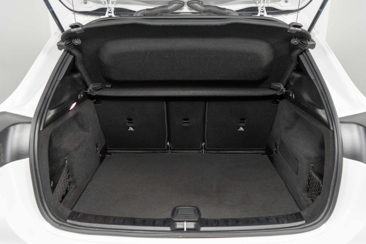 mercedes-benz-gla-2022-hibrido-a-gasolina-1332cc