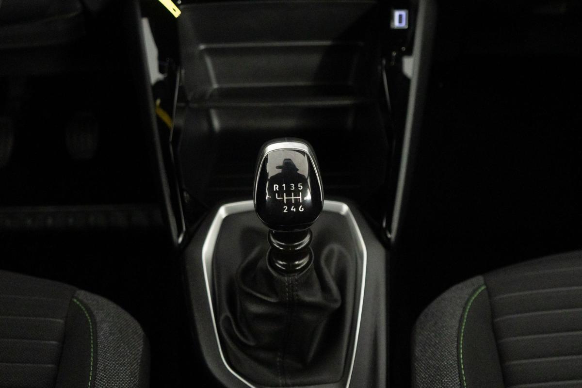peugeot-2008-2024-gasolina-1199cc