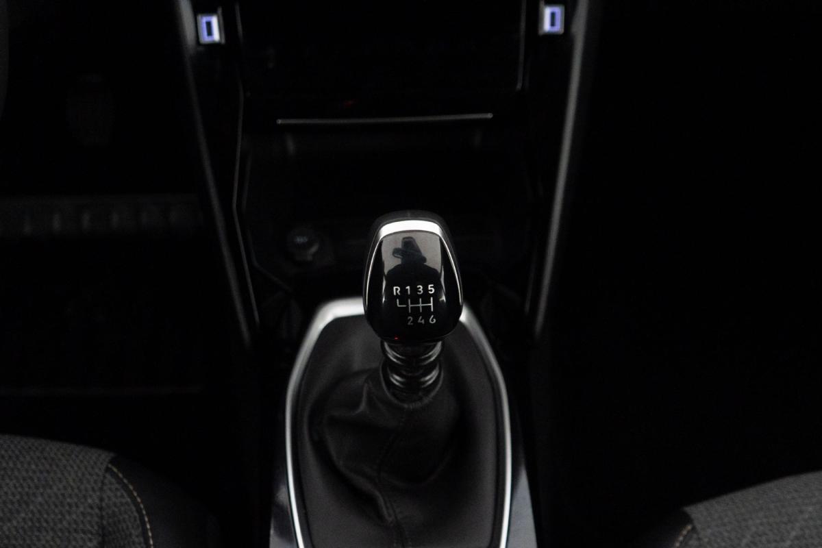 peugeot-2008-2024-gasolina-1199cc