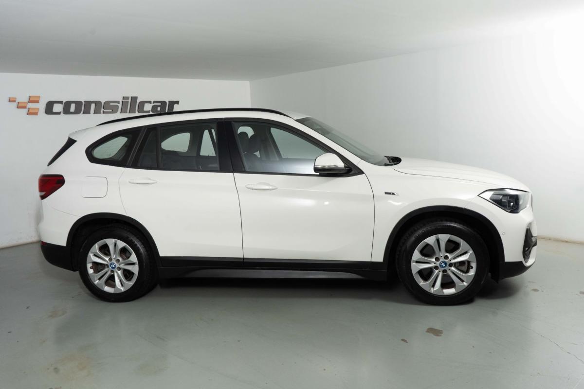 bmw-x1-2022-hibrido-a-gasolina-1499cc
