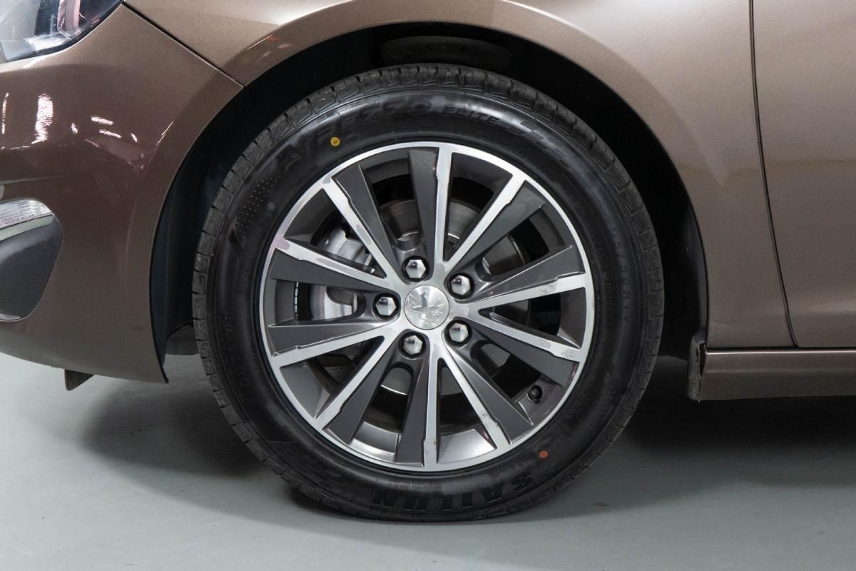 peugeot-308-sw-2015-diesel-1560cc