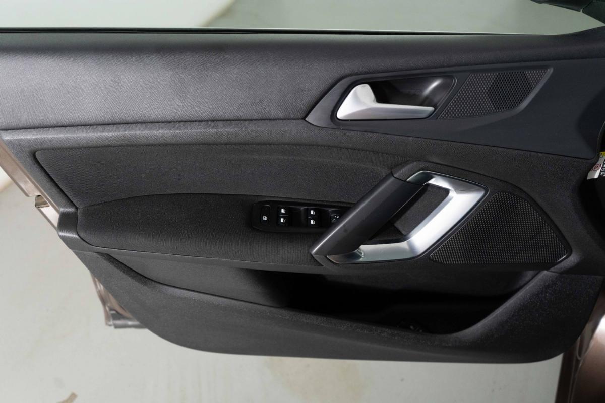 peugeot-308-sw-2015-diesel-1560cc