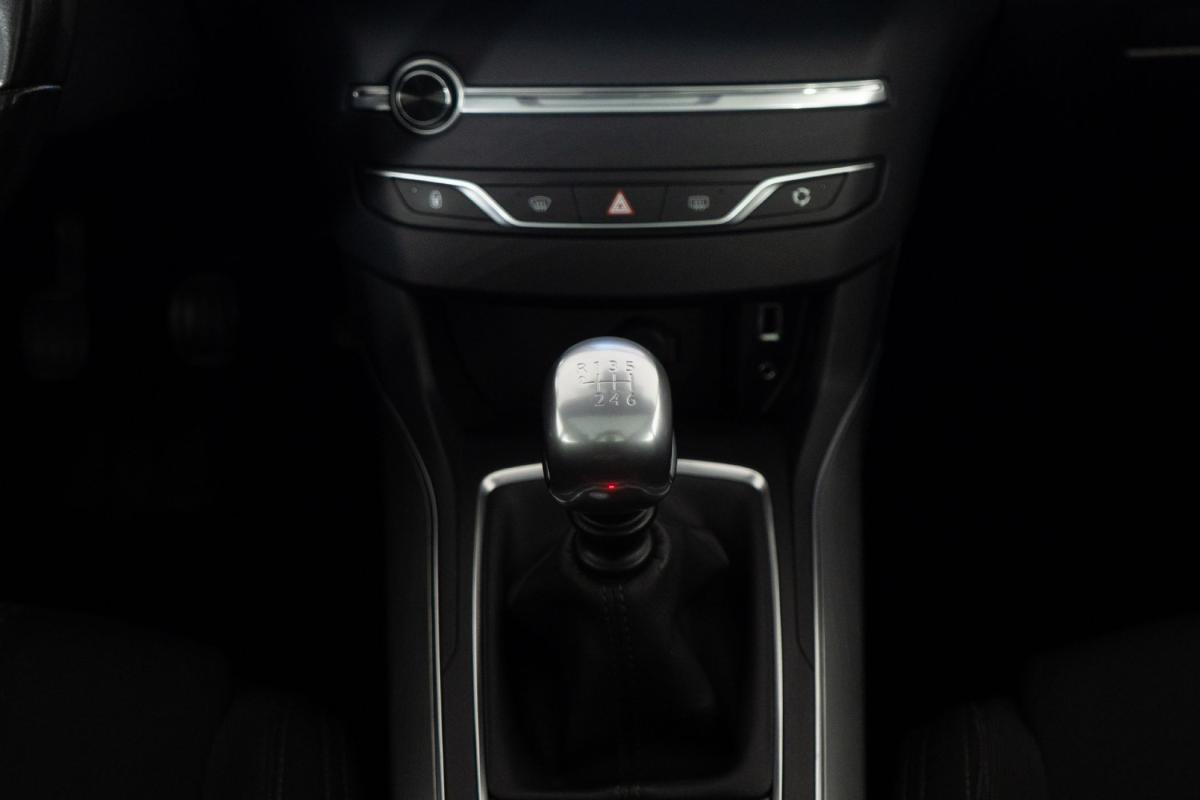 peugeot-308-sw-2015-diesel-1560cc