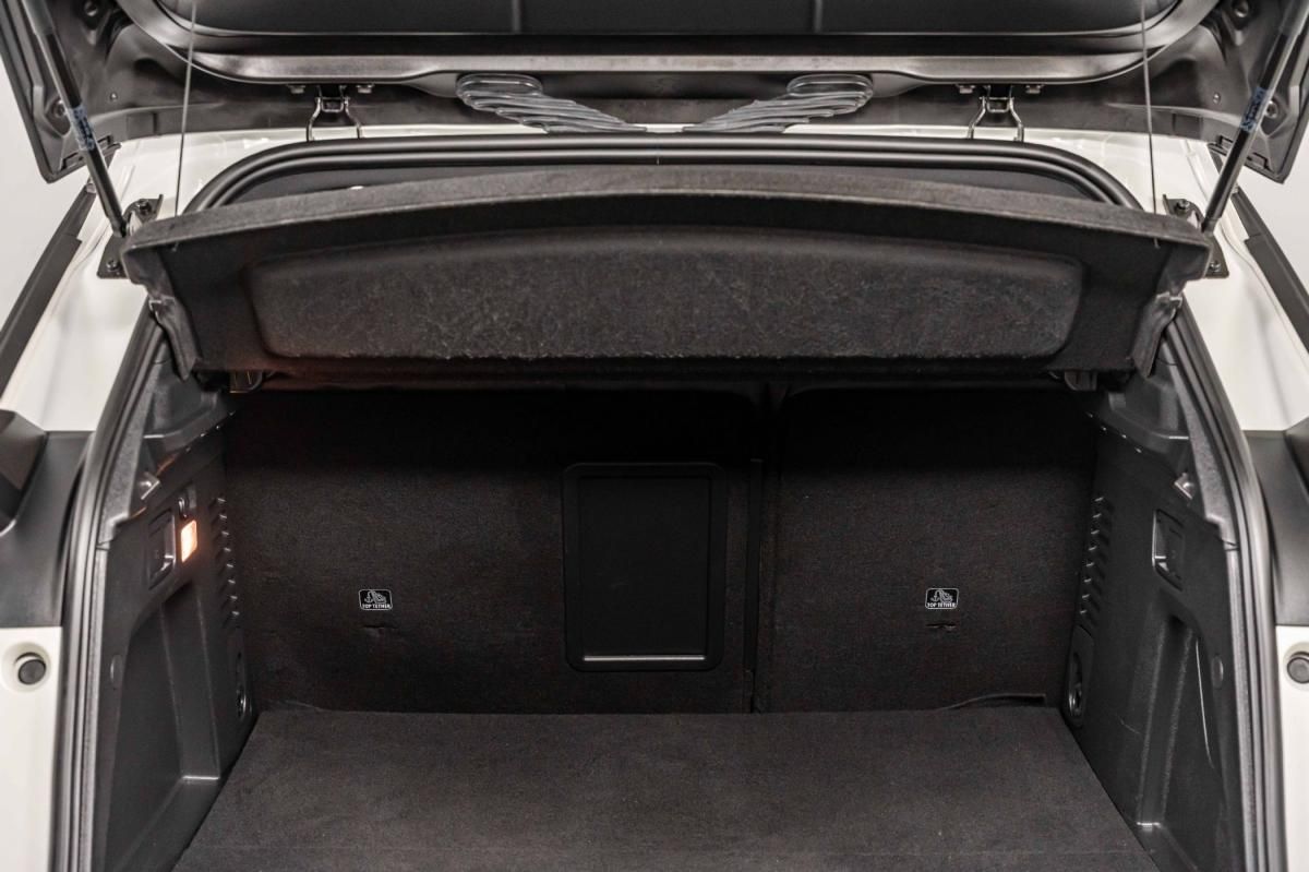 peugeot-3008-2023-hibrido-a-gasolina-1598cc