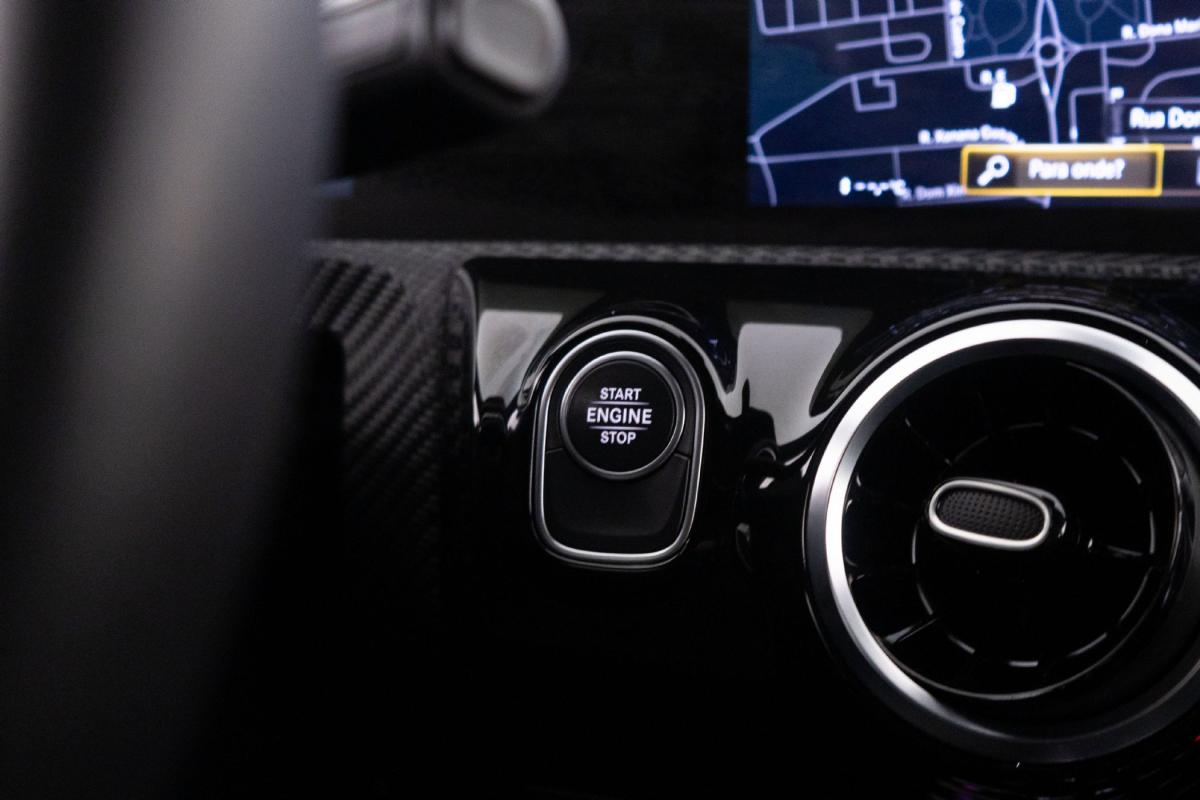 mercedes-benz-classe-a-2022-hibrido-a-gasolina-1332cc