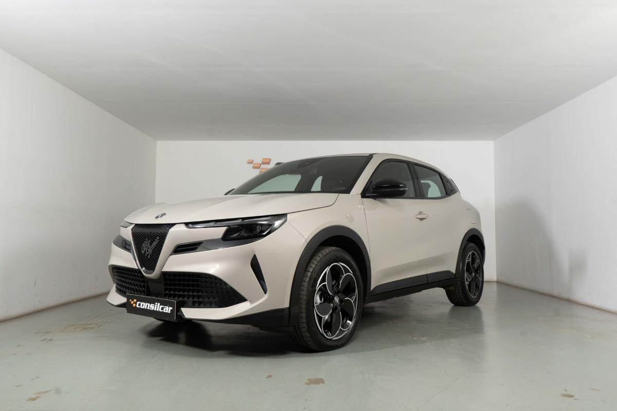 alfa-romeo-junior-2025-eletrico-0cc