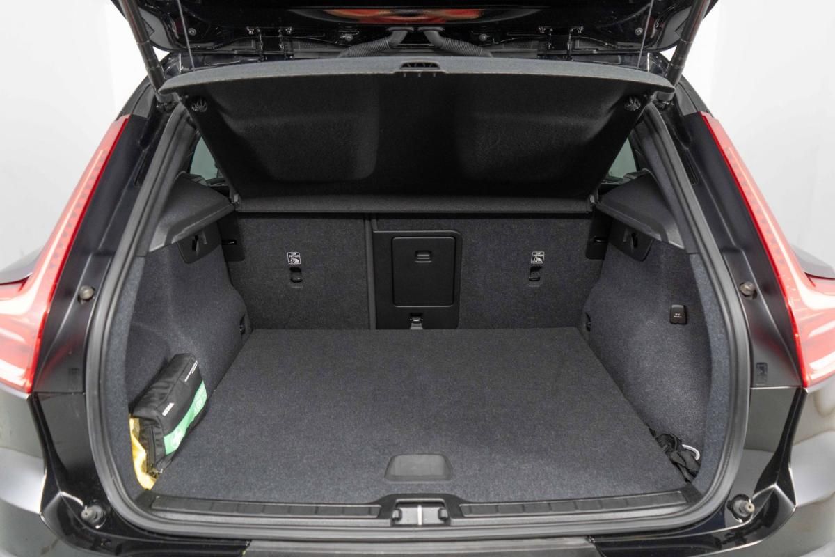 volvo-xc40-2022-hibrido-a-gasolina-1477cc