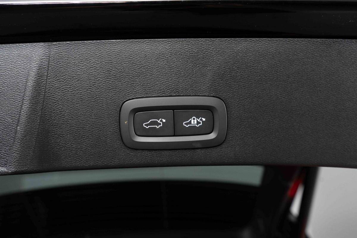 volvo-xc40-2022-hibrido-a-gasolina-1477cc
