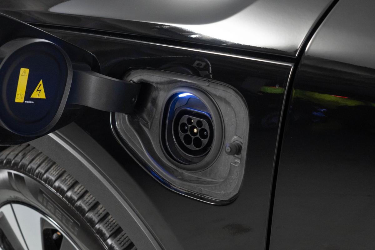 volvo-xc40-2022-hibrido-a-gasolina-1477cc
