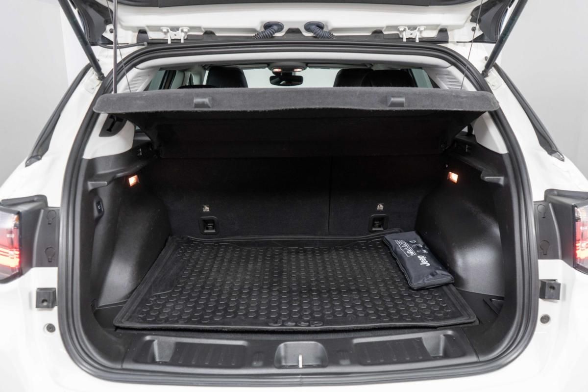 jeep-compass-2023-hibrido-a-gasolina-1332cc