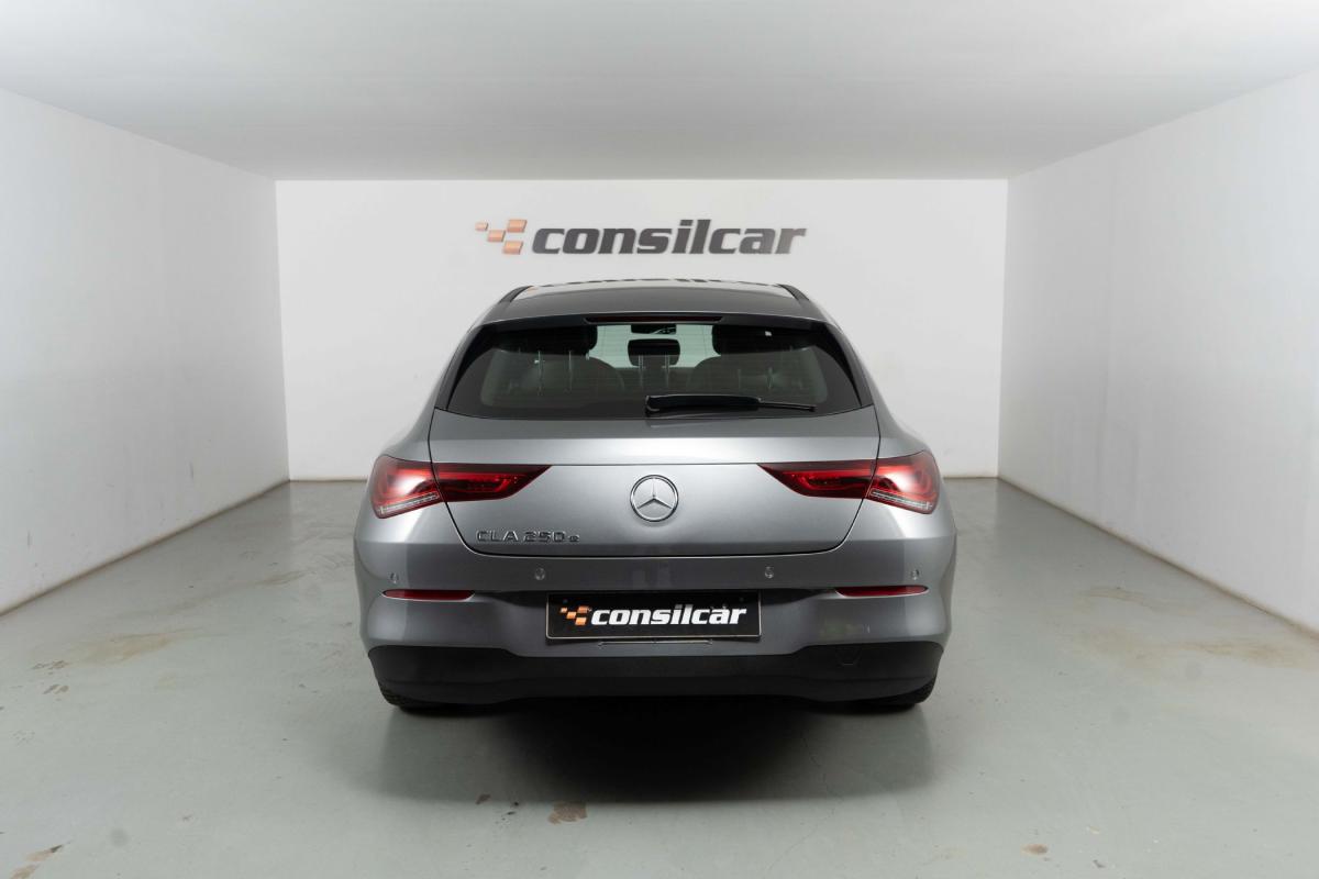 mercedes-benz-cla-2022-hibrido-a-gasolina-1332cc