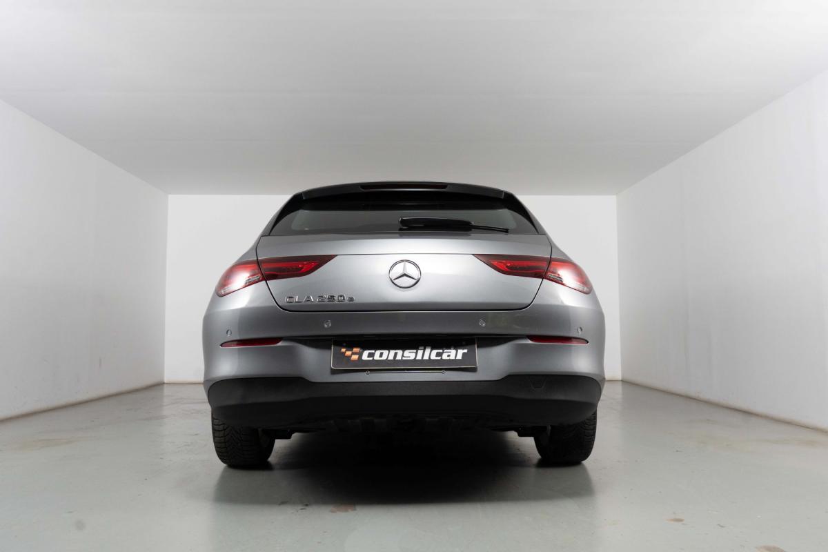 mercedes-benz-cla-2022-hibrido-a-gasolina-1332cc