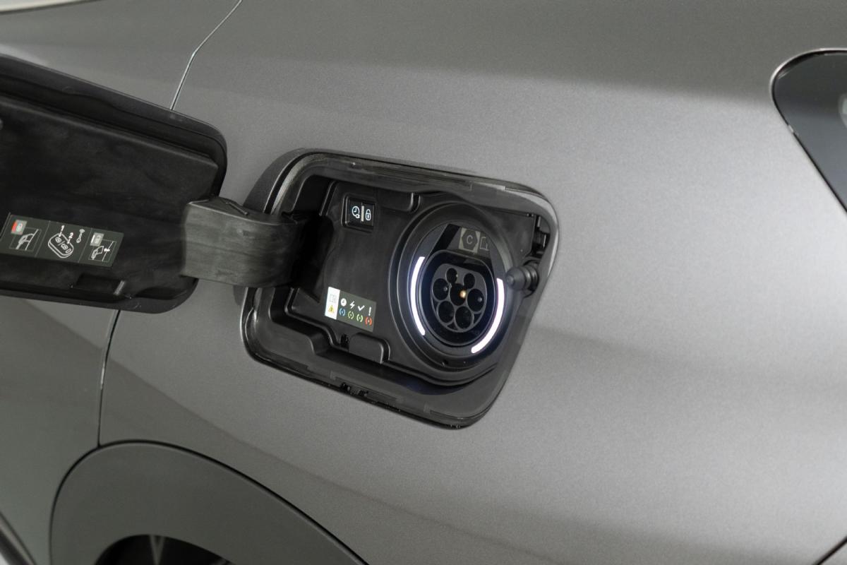 peugeot-3008-2023-hibrido-a-gasolina-1598cc