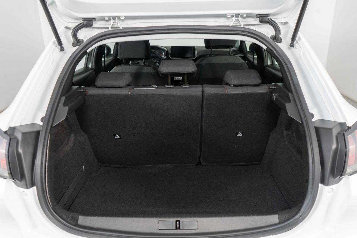 peugeot-208-2021-gasolina-1199cc