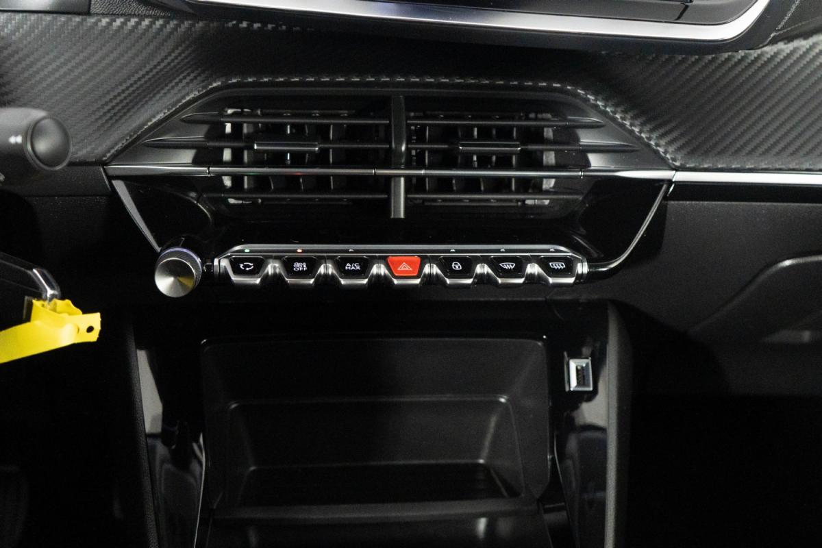 peugeot-208-2021-gasolina-1199cc
