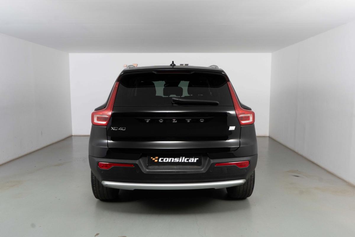 volvo-xc40-2023-hibrido-a-gasolina-1477cc