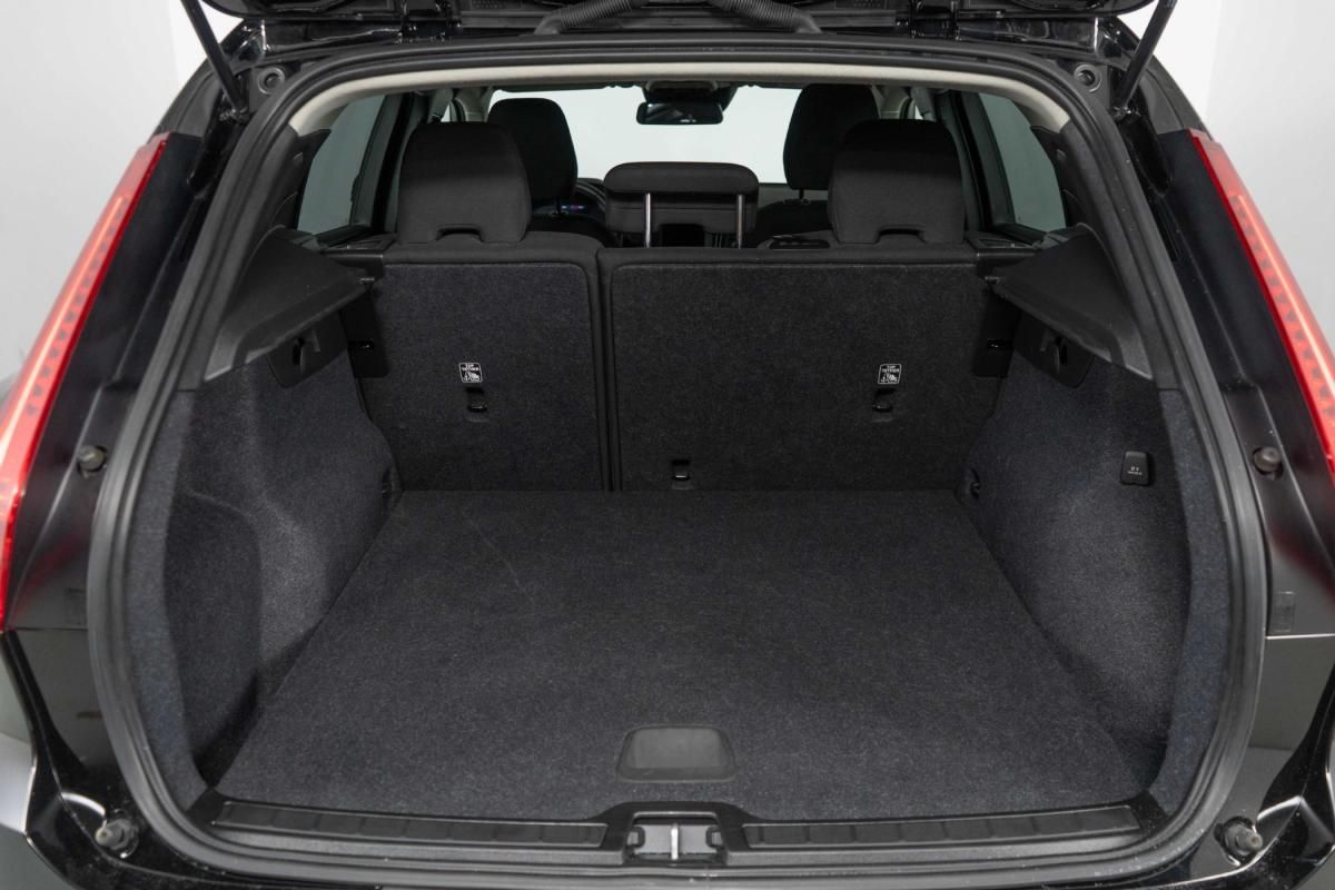 volvo-xc40-2023-hibrido-a-gasolina-1477cc