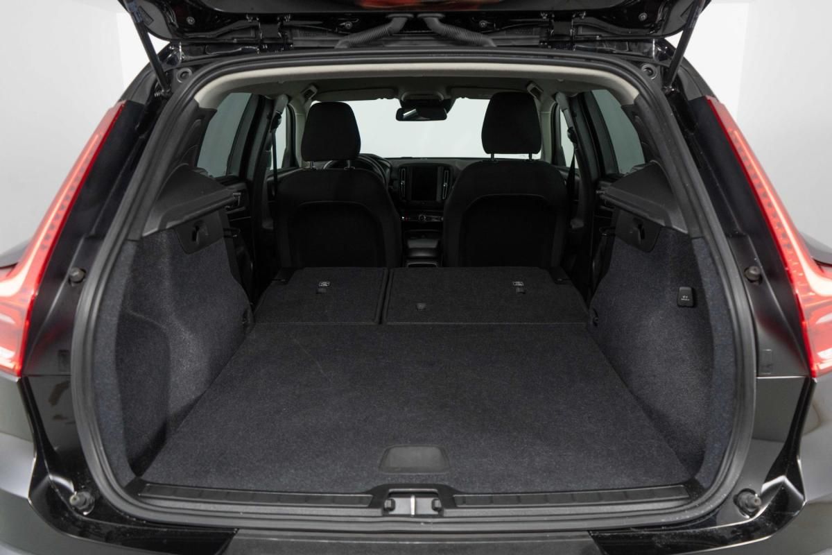volvo-xc40-2023-hibrido-a-gasolina-1477cc