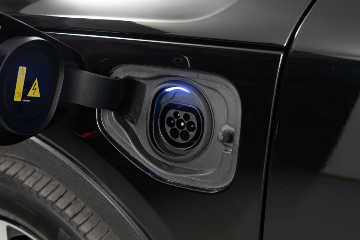 volvo-xc40-2023-hibrido-a-gasolina-1477cc