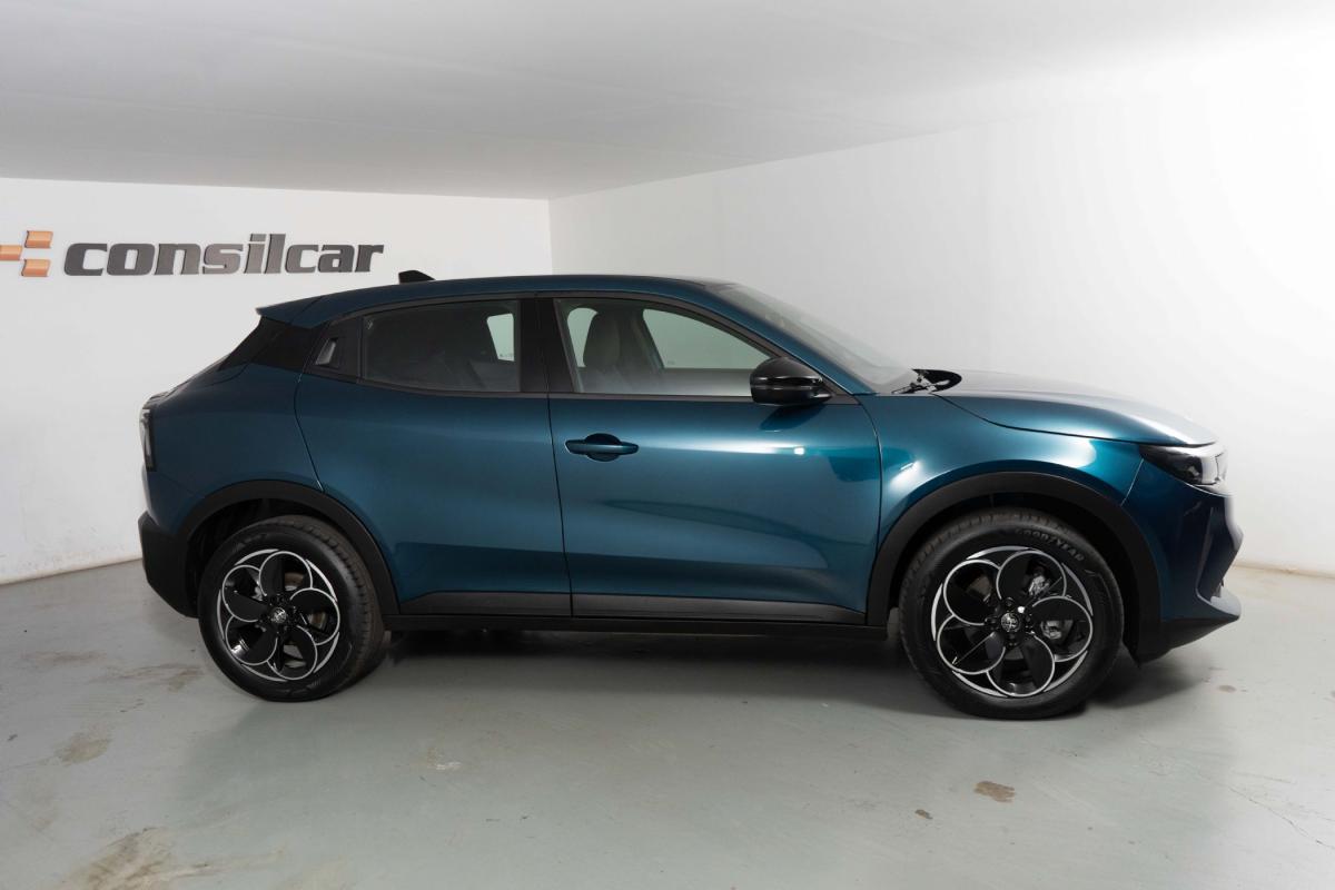 alfa-romeo-junior-2025-eletrico-0cc