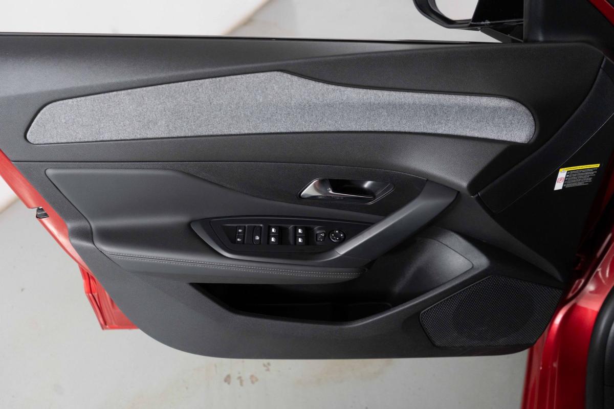 peugeot-308-sw-2024-gasolina-1199cc