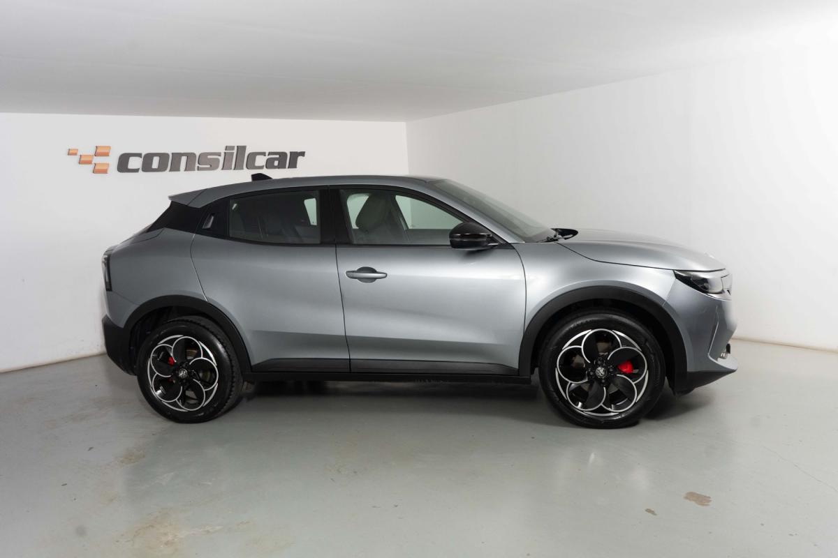alfa-romeo-junior-2025-eletrico-0cc