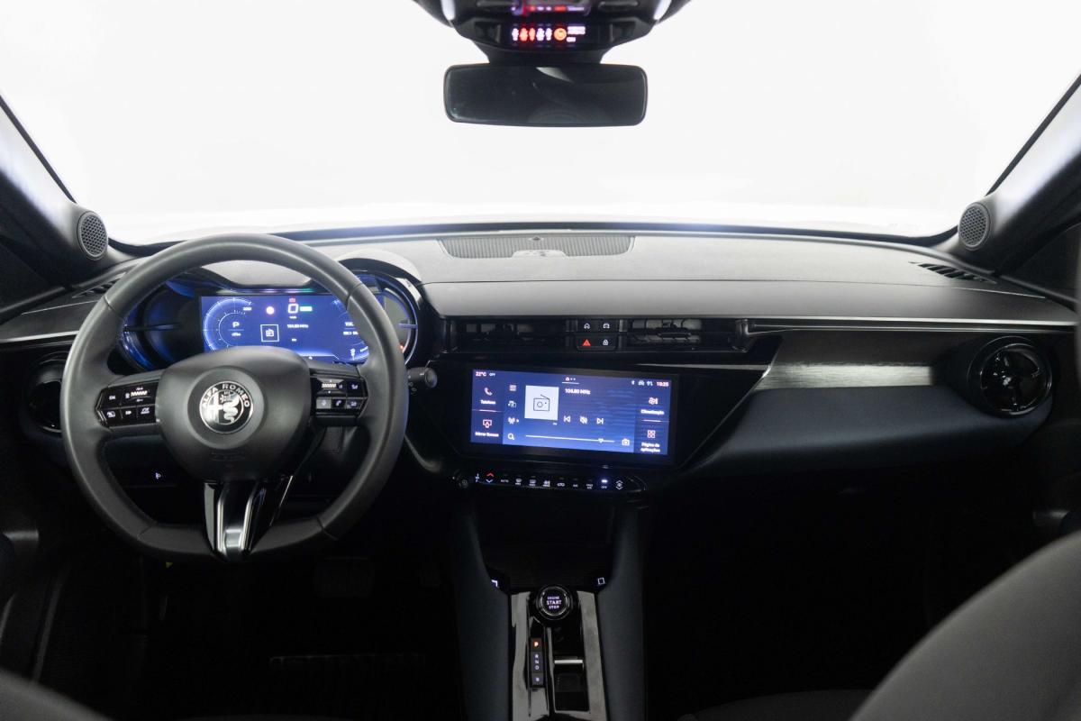 alfa-romeo-junior-2025-eletrico-0cc