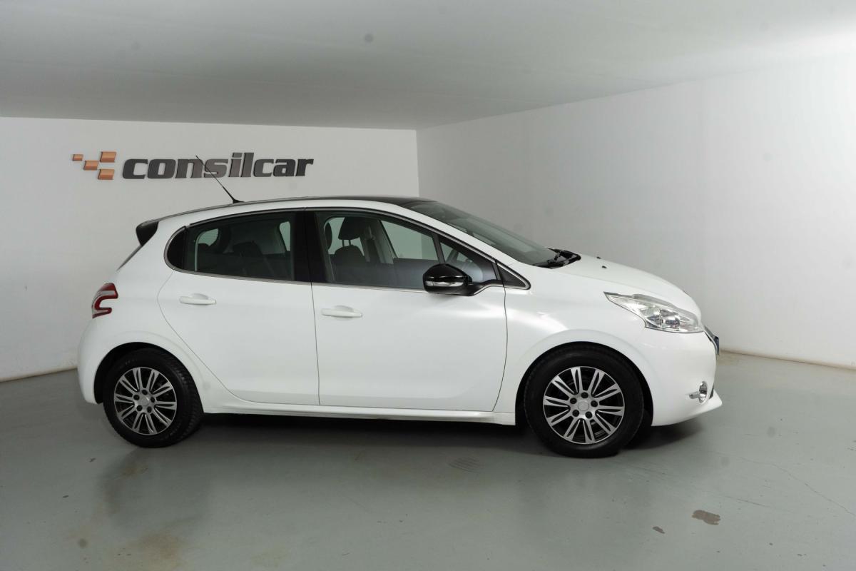 peugeot-208-2015-diesel-1560cc