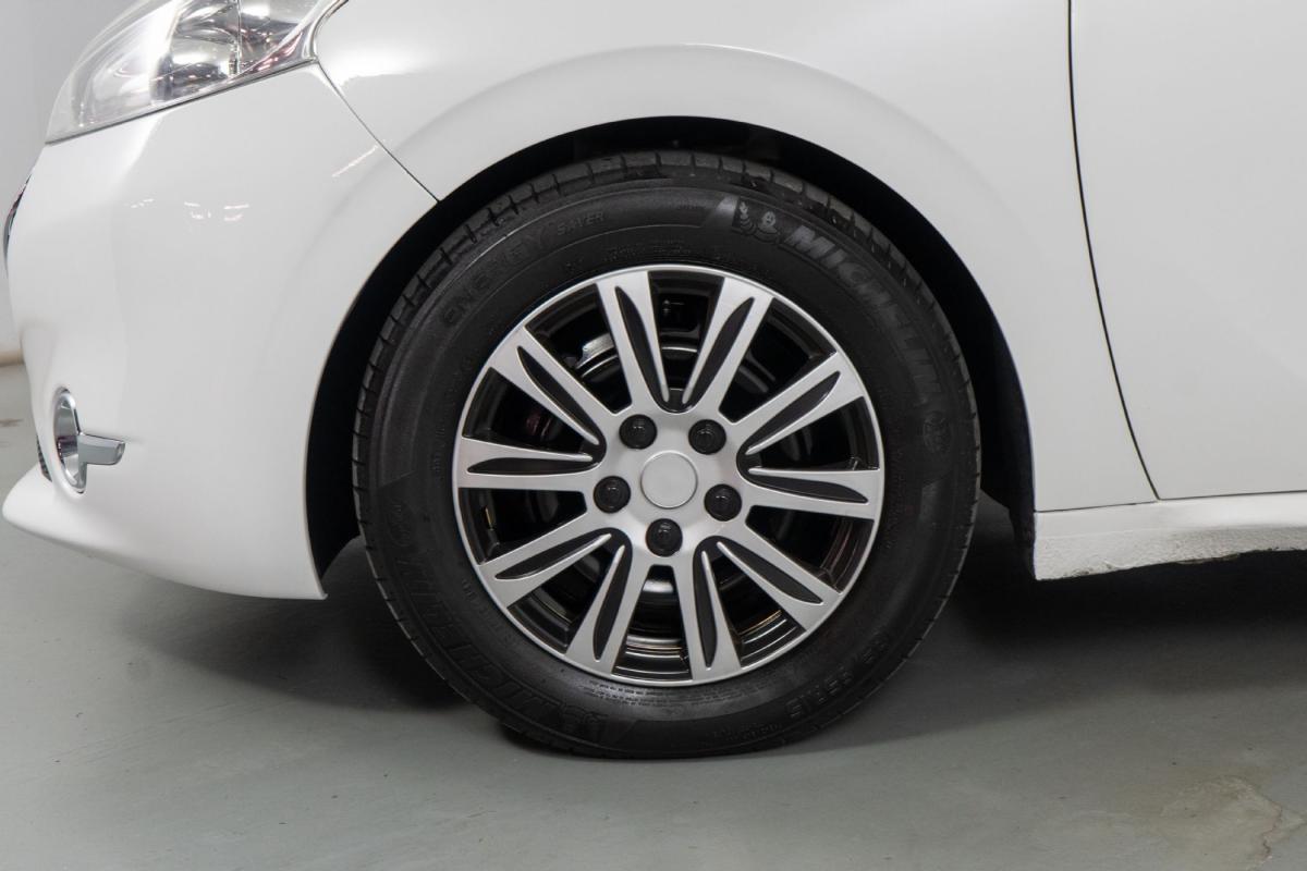 peugeot-208-2015-diesel-1560cc