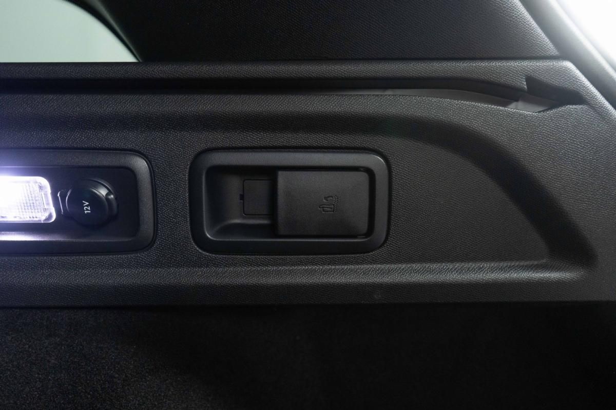 peugeot-308-sw-2024-gasolina-1199cc