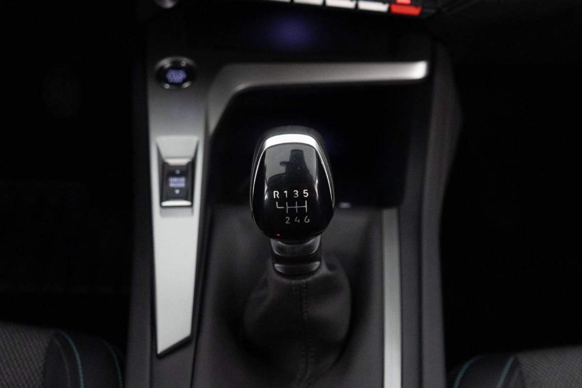 peugeot-308-2024-gasolina-1199cc