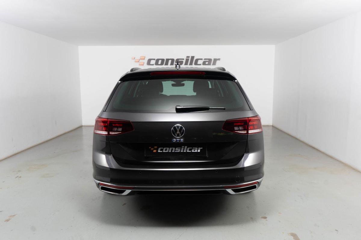 volkswagen-passat-variant-2022-hibrido-a-gasolina-1395cc