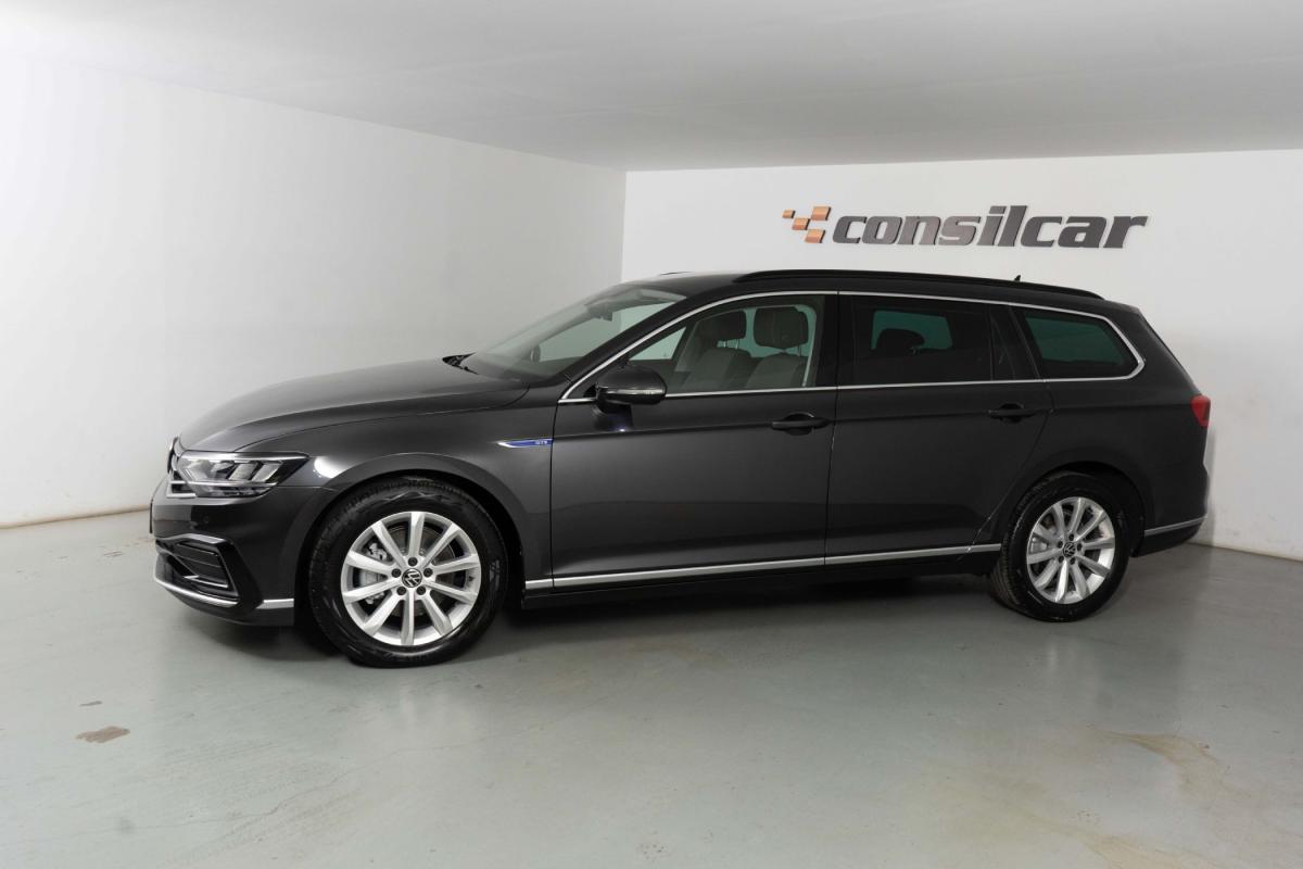 volkswagen-passat-variant-2022-hibrido-a-gasolina-1395cc