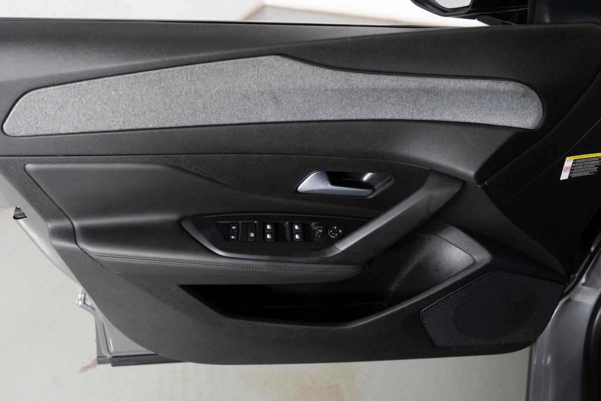 peugeot-408-2025-gasolina-1199cc