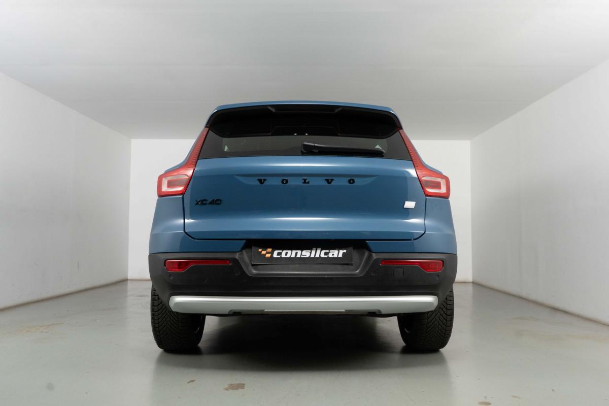 volvo-xc40-2023-hibrido-a-gasolina-1477cc