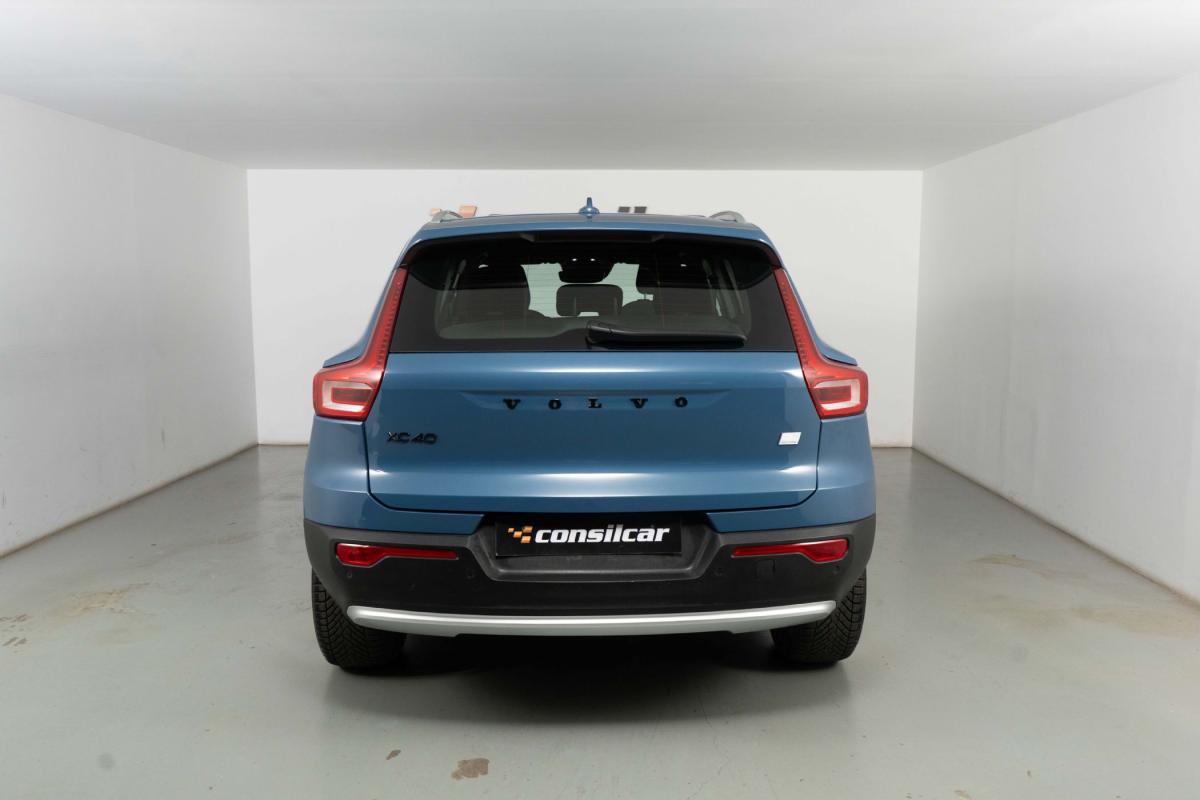 volvo-xc40-2023-hibrido-a-gasolina-1477cc