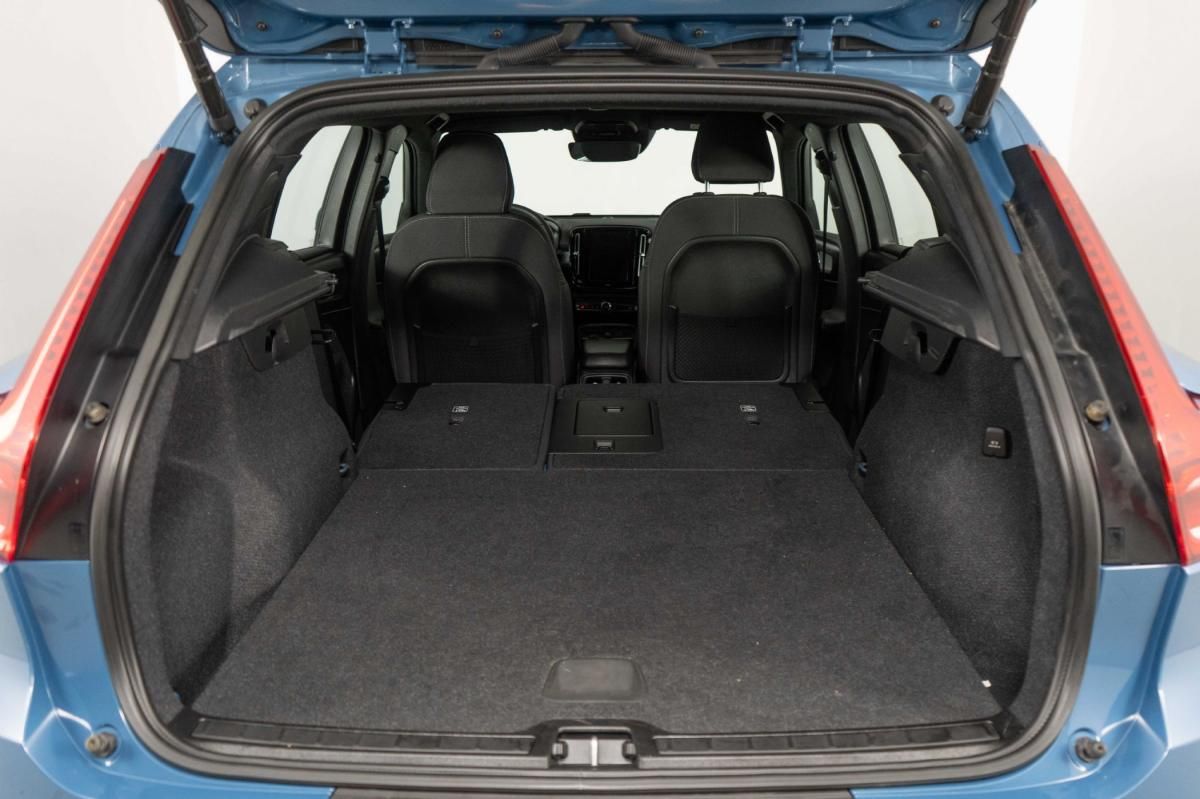 volvo-xc40-2023-hibrido-a-gasolina-1477cc