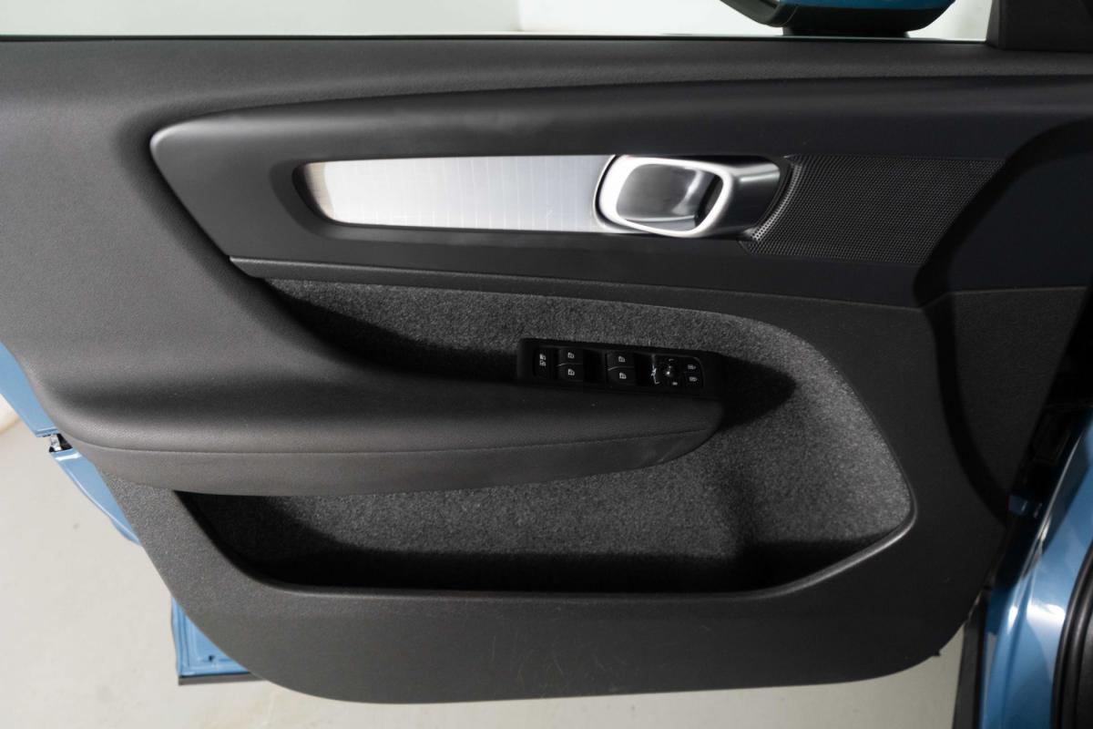 volvo-xc40-2023-hibrido-a-gasolina-1477cc