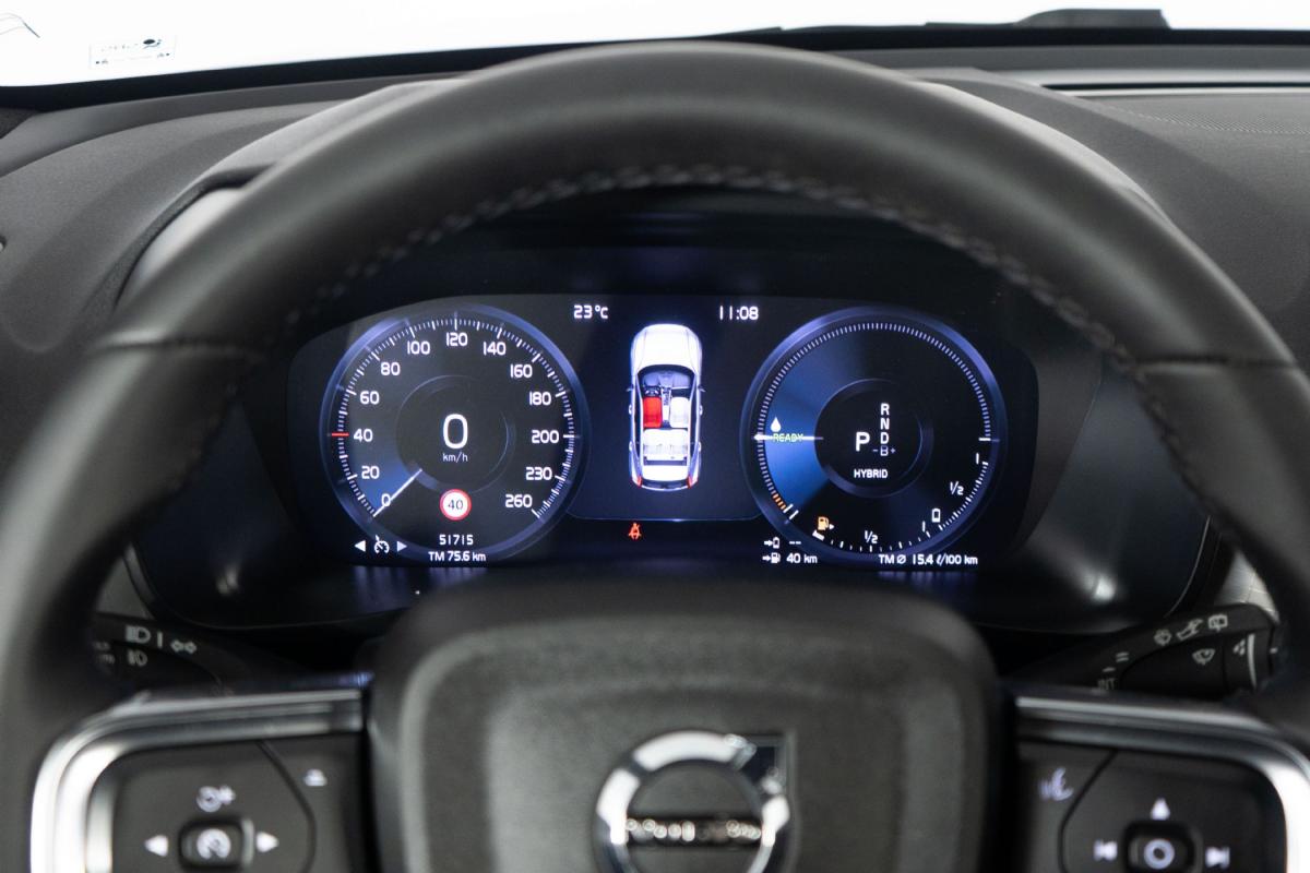 volvo-xc40-2023-hibrido-a-gasolina-1477cc