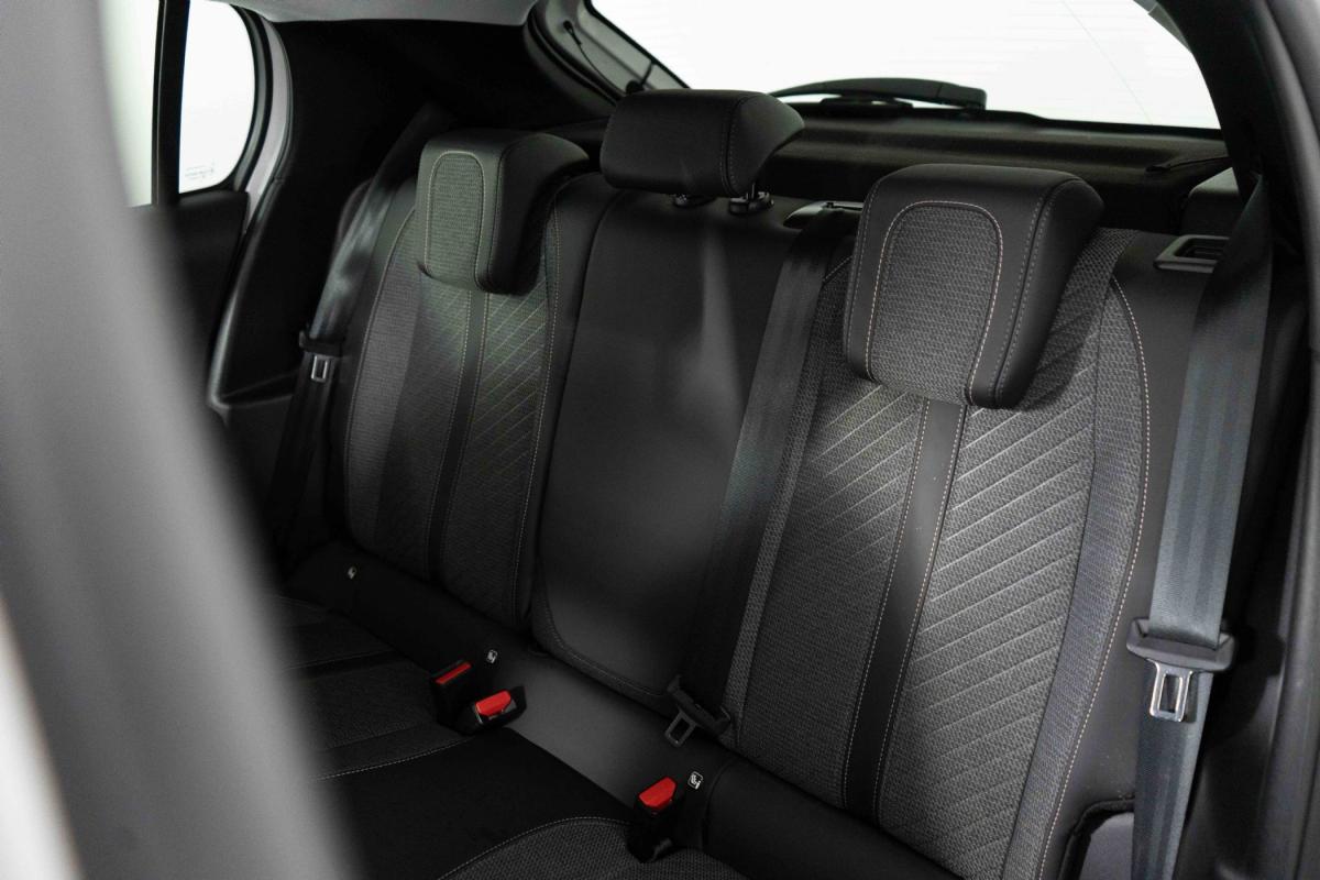 peugeot-208-2025-gasolina-1199cc