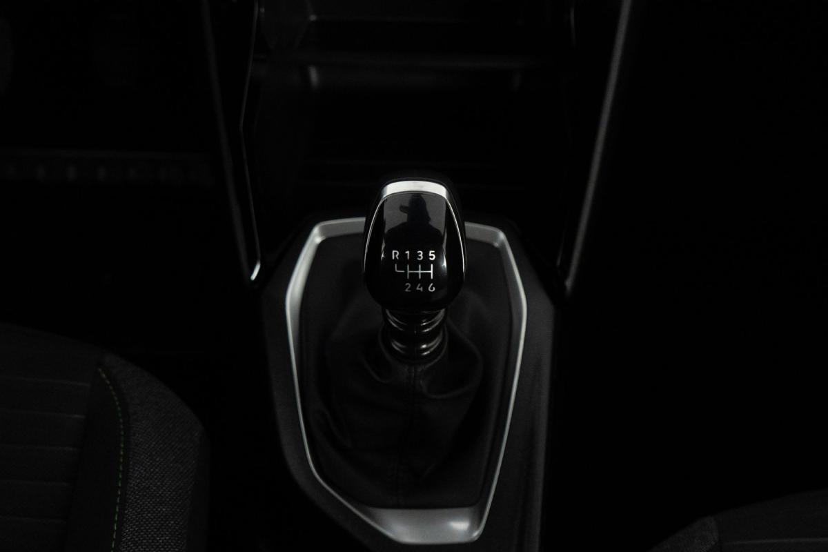 peugeot-2008-2024-gasolina-1199cc