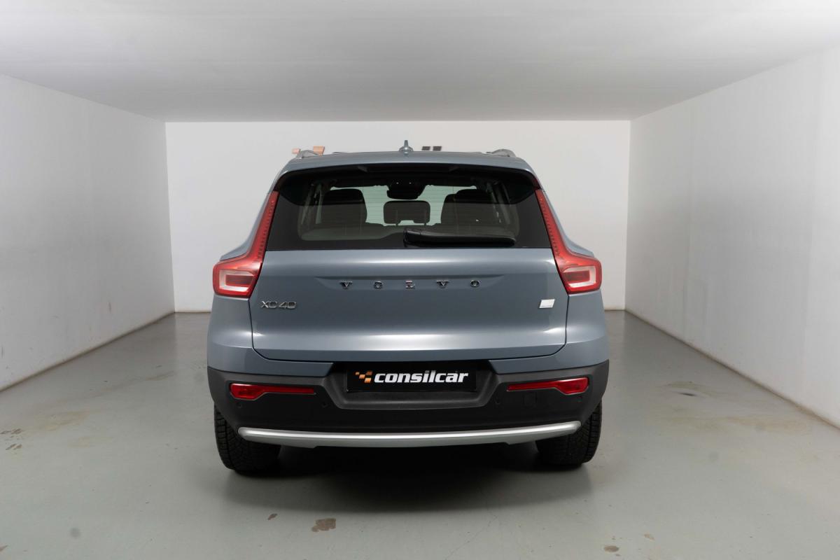 volvo-xc40-2023-hibrido-a-gasolina-1477cc