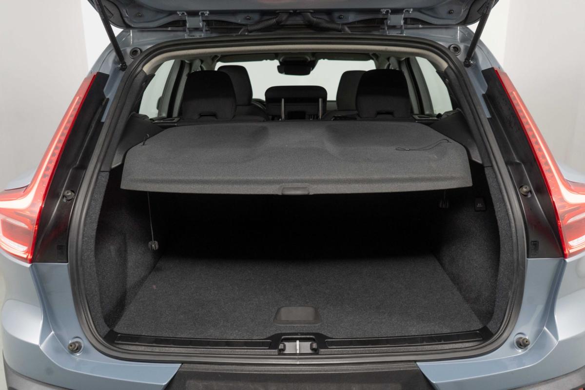 volvo-xc40-2023-hibrido-a-gasolina-1477cc