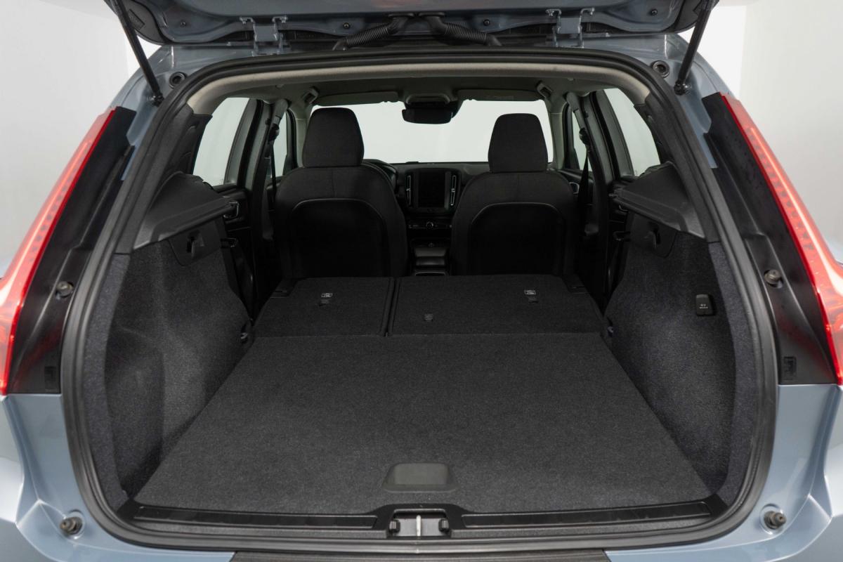 volvo-xc40-2023-hibrido-a-gasolina-1477cc