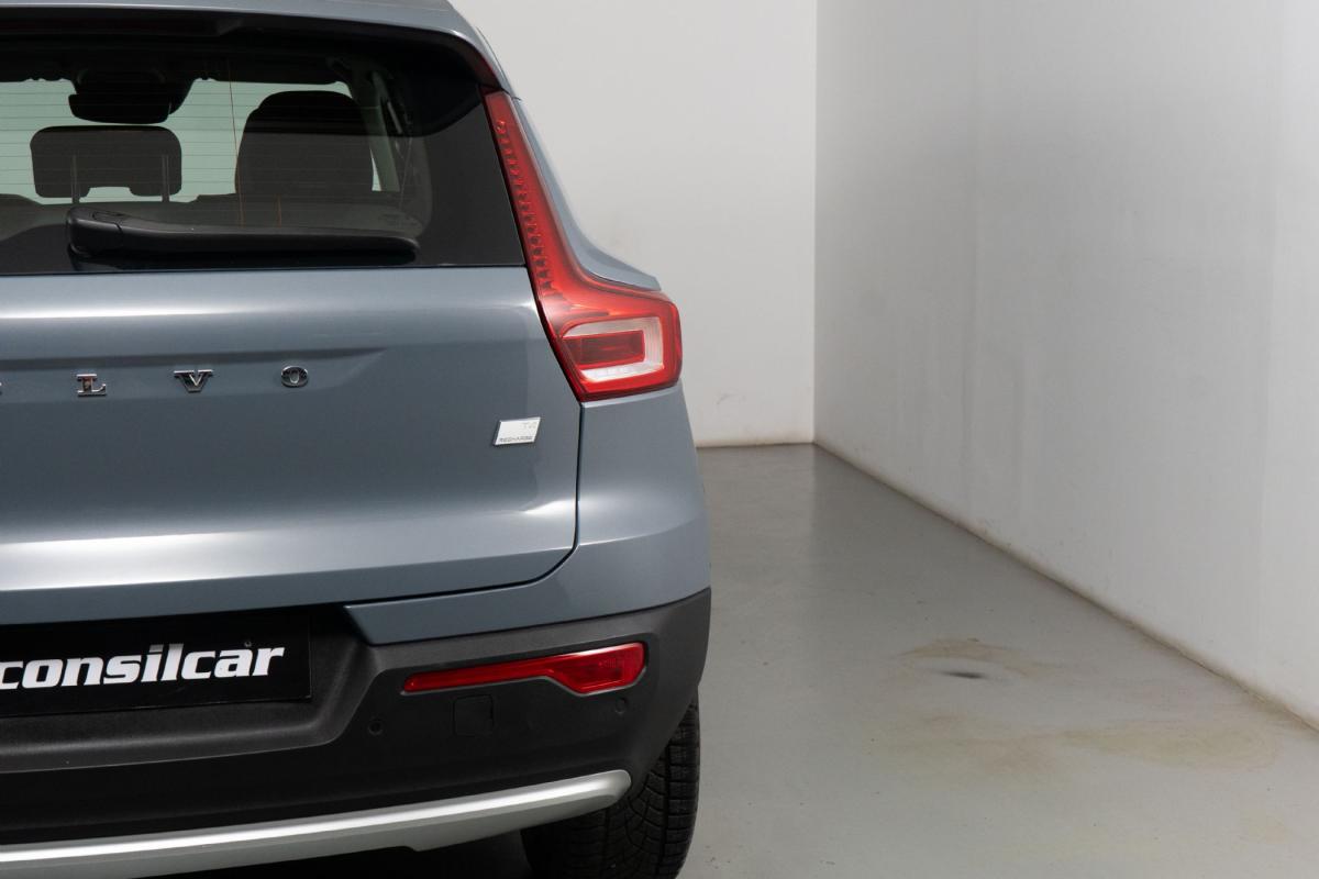volvo-xc40-2023-hibrido-a-gasolina-1477cc