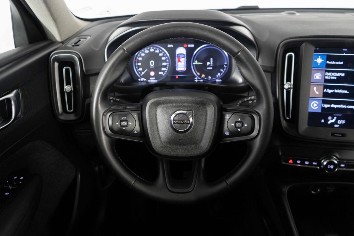 volvo-xc40-2023-hibrido-a-gasolina-1477cc