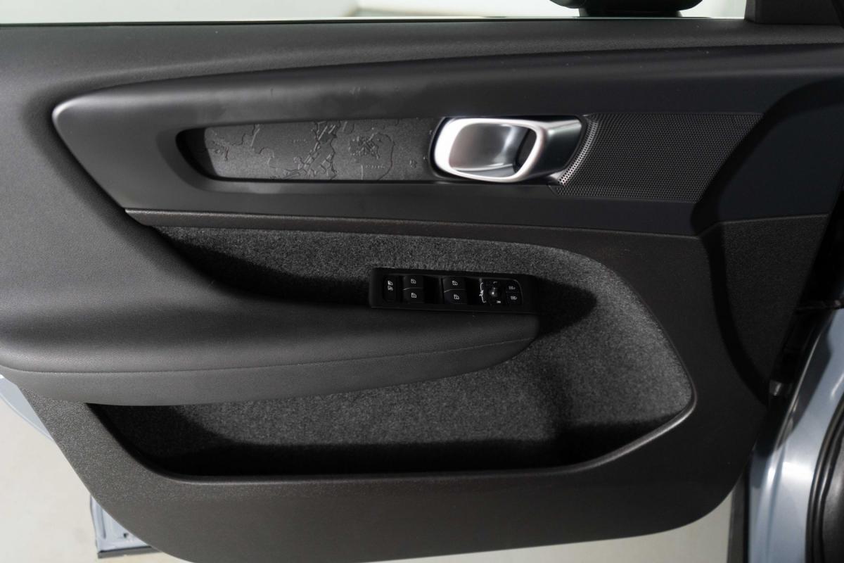 volvo-xc40-2023-hibrido-a-gasolina-1477cc